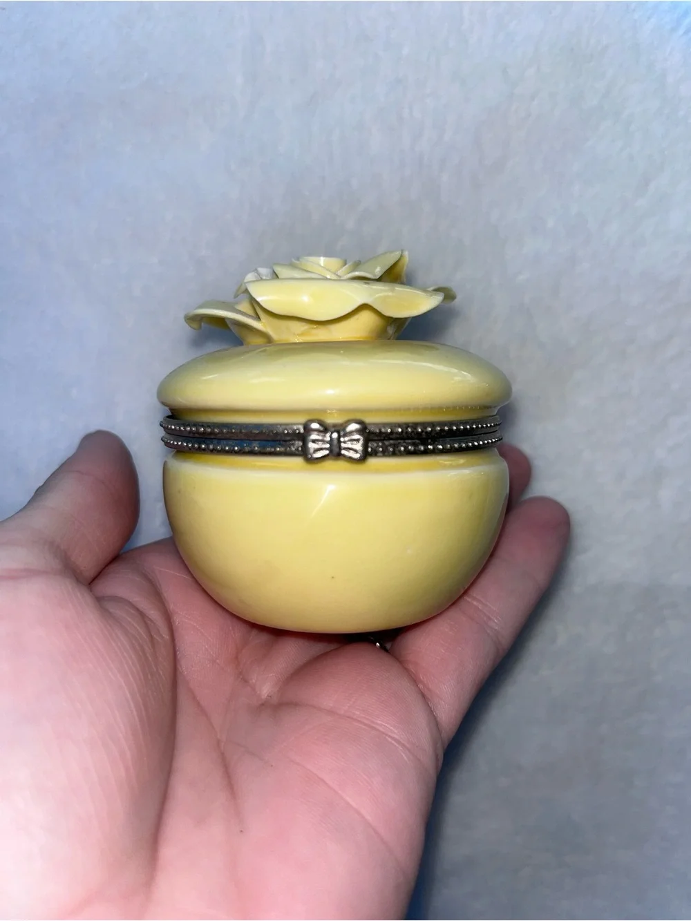 Vintage Yellow Porcelain Rose Hinged Trinket Box Bow Clasp Ring Dish